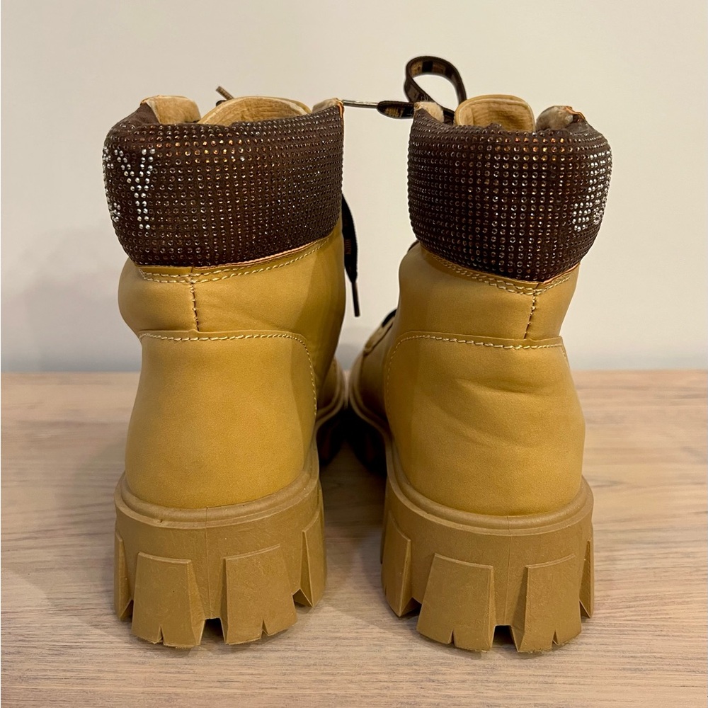 Juicy Couture NWT Juicy Jinger Honey
Boots - Picture 7 of 10